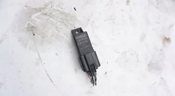Seat Ibiza III (6L) Glow plug pre-heat relay 045907282A
