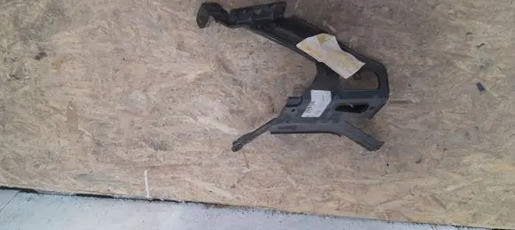 Audi A6 S6 C7 4G Fender mounting bracket 4K0821132