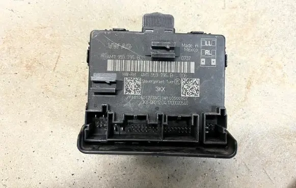 Audi Q7 4M Door control unit/module 4M1959795B 4M1959795