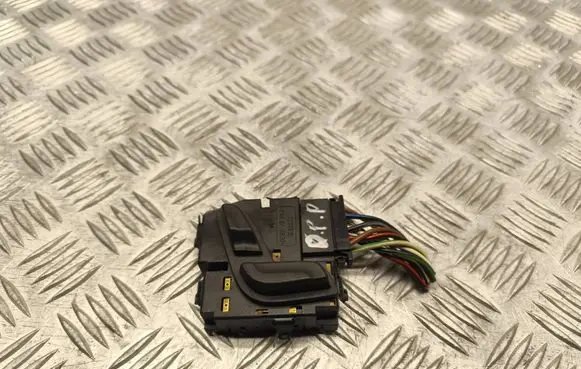 Mercedes-Benz E W212 Seat control switch A2048701958