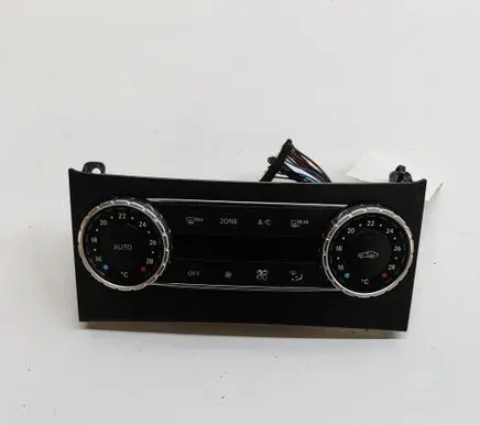 Mercedes-Benz C W204 Interior fan control switch A2049006608 A2046809208