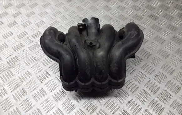 Toyota Yaris Intake manifold BRAK
