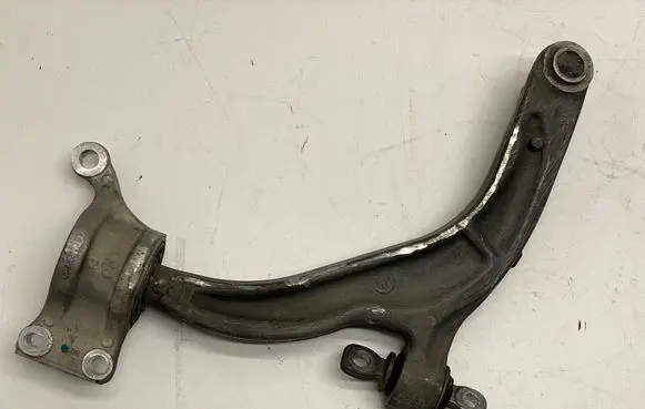 Chrysler Pacifica Front lower control arm/wishbone 68229020AC