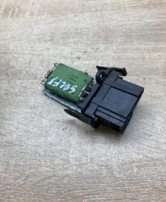 Volkswagen Golf III Heater blower motor/fan resistor 1H0959263 881051771