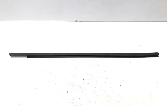 Renault Scenic E-Tech V Front door windshield rail 808322701R