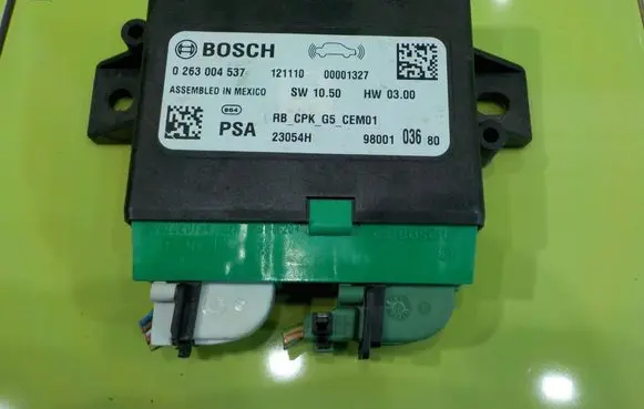 Peugeot 208 I Central body control module 0263004537