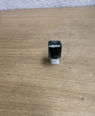 BMW 3 F30 F35 F31 USB socket connector 74558010 84109229294