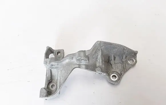 Renault Scenic III - Grand scenic III EGR valve cooler bracket 147177968R