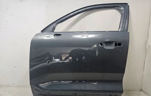 Volvo XC40 Front door
