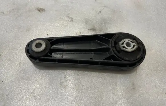 Porsche Cayenne (92A) Engine mounting bracket 7PP199331 7PP199331A