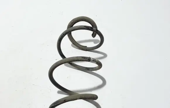 Renault Clio IV Front coil spring 540107646R