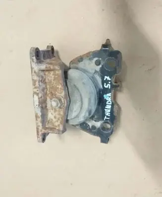 Toyota Tundra II Engine mount vacuum valve 