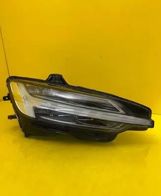 Volvo V60 Headlight/headlamp 32314149