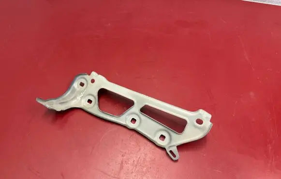 BMW X1 U11 Fender mounting bracket 9883409