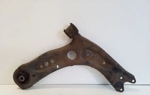 Volkswagen Golf VII Front lower control arm/wishbone