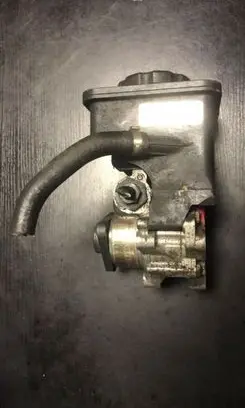 BMW 3 E46 Power steering pump 6756575