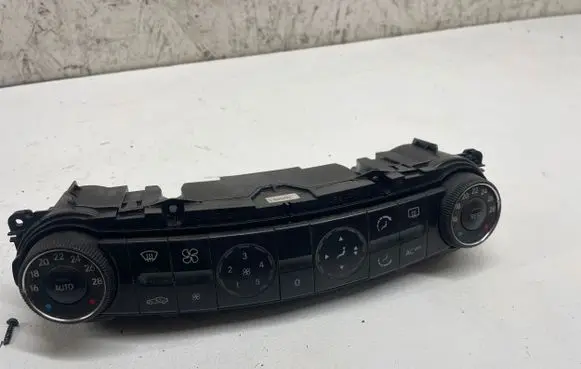 Mercedes-Benz E W211 Climate control unit 2118300385 00101403