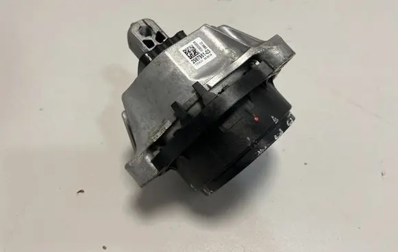 BMW X7 G07 Engine mount bracket 2987951