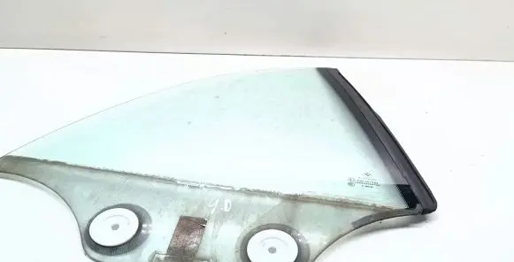 BMW 1 E82 E88 Side middle window/glass E14R001582 43R001582
