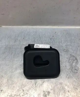 Audi A4 S4 B9 Parcel shelf load cover mount bracket 8W9861736