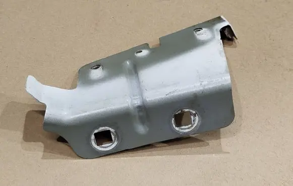 Renault Master III Fender mounting bracket 641C30003R 1718