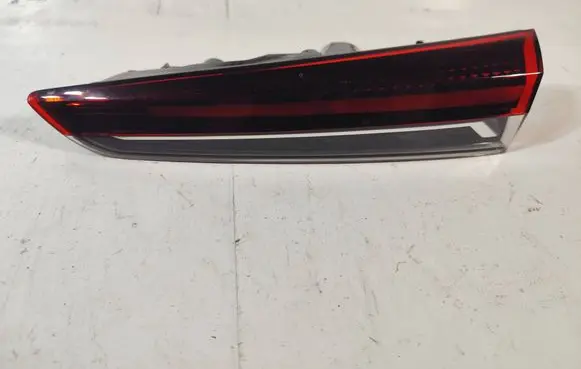 Tailgate rear/tail lights