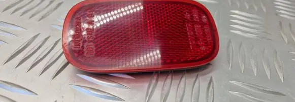 Toyota RAV 4 (XA20) Rear tail light reflector E13023616