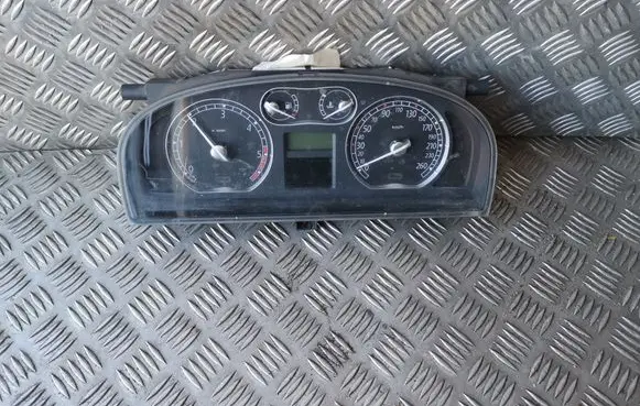 Renault Laguna II Speedometer (instrument cluster) 8200291334