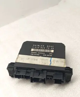 Mercedes-Benz E W210 Door control unit/module 2108207526 356825 7052735