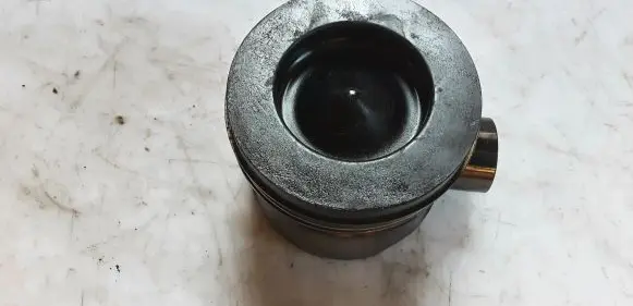 Piston