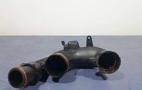 Volvo XC90 Air intake hose/pipe 31370316