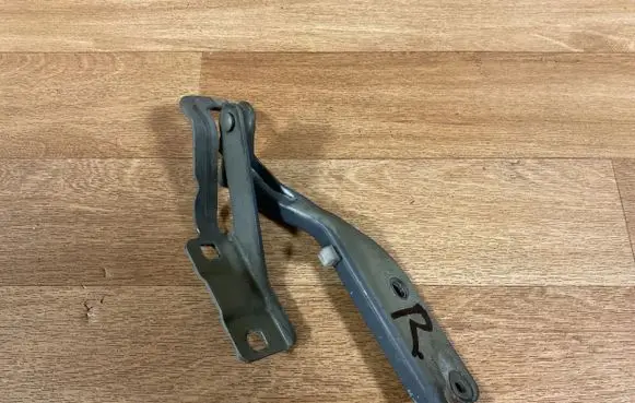 Nissan Primera Engine bonnet/hood hinges 