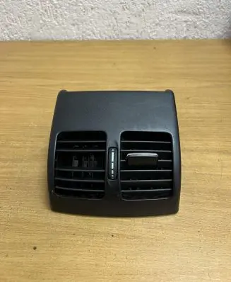 Mercedes-Benz E A207 Rear air vent grill A2048300954 F2287