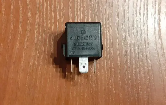 Mercedes-Benz C W202 Other relay A0025421319 2087