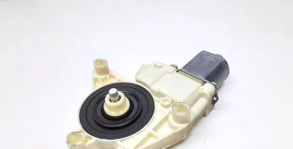 Mercedes-Benz C W204 Front door window regulator motor A2048200242 0130822502