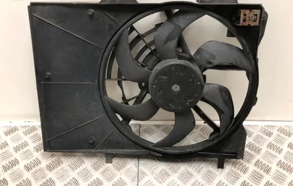 Citroen DS3 Radiator cooling fan shroud 089131566