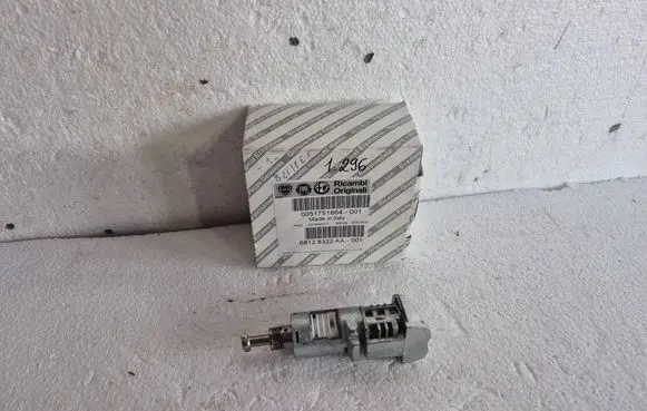 Fiat Bravo Coupe door lock (next to the handle) 51751864 68128322AA