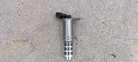 BMW M5 Camshaft vanos timing valve 8605123 11368605123