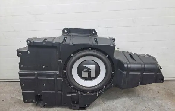 Mitsubishi Pajero Subwoofer speaker 8720A031