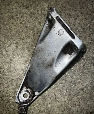 BMW 5 E34 Engine mounting bracket 1133362