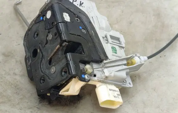 Seat Exeo (3R) Front door lock 8E1837015