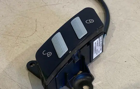 Mercedes-Benz S W221 Central locking switch button A2218213051