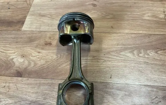 Audi A4 S4 B6 8E 8H Piston with connecting rod ALT