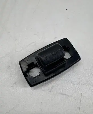 Mercedes-Benz C W205 Sun visor clip/hook/bracket A1668100012