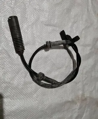 BMW 3 E90 E91 ABS brake wheel speed sensor 6762465
