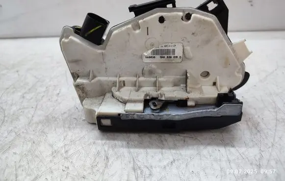 Volkswagen Amarok Rear door lock 5N0839016D