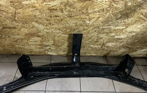 Dacia Sandero Radiator support slam panel