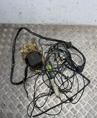 BMW 5 E28 ABS Pump 0265201013 1369899