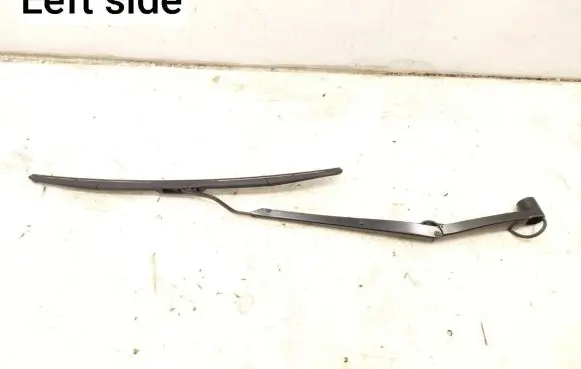 Chevrolet Corvette C7 Front wiper blade arm