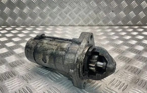 BMW 5 E60 E61 Starter motor 7788680